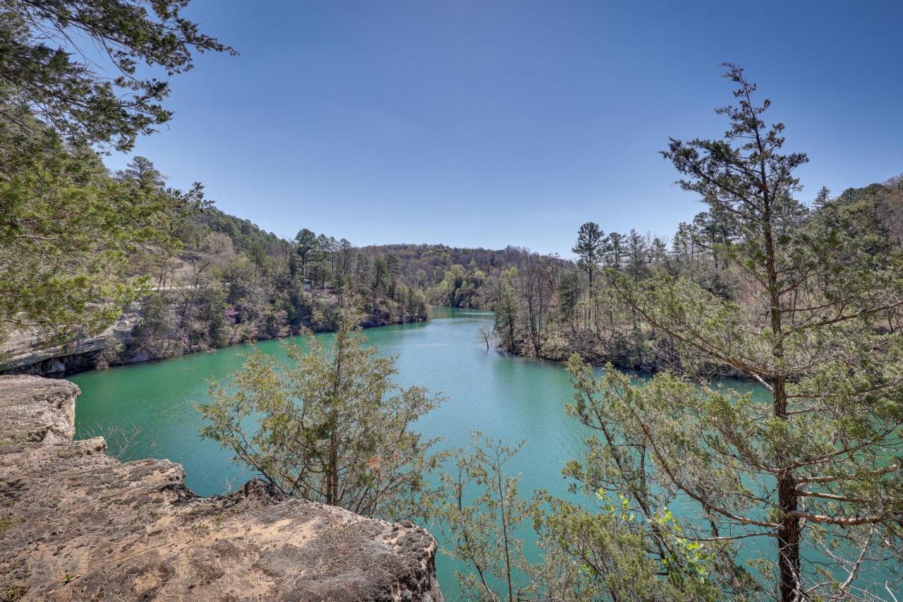 Cliffside Eureka Springs Cabin With Beaver Lake View Eksteriør billede